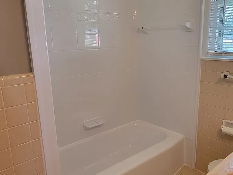 6408 Robinhood Ln NW — Photo 28