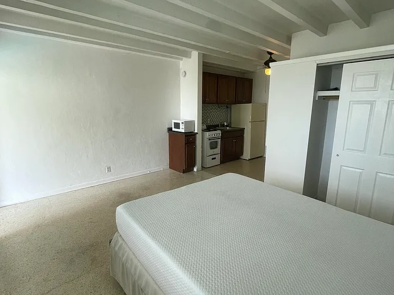 100 Cascade Ln #8 — Photo 3