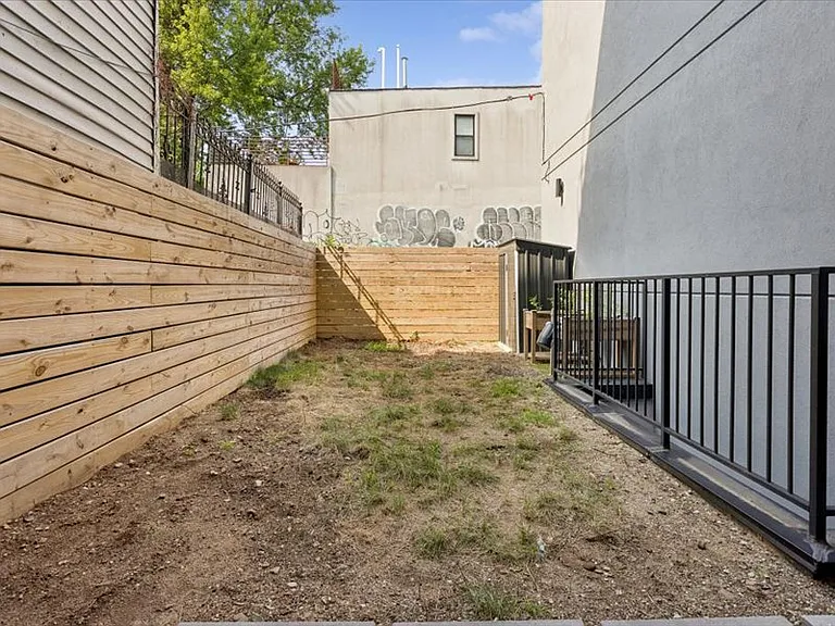 46 Kossuth Pl #1B — Photo 18