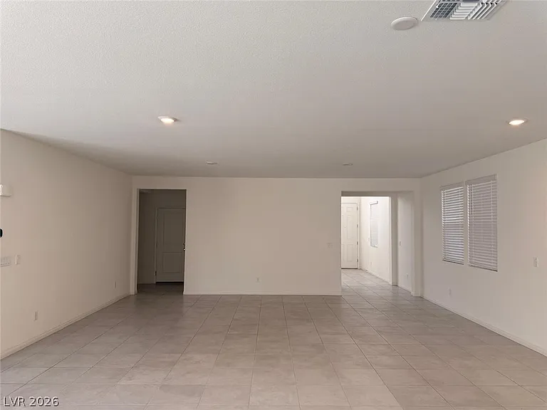 5961 Bruselas St — Photo 5