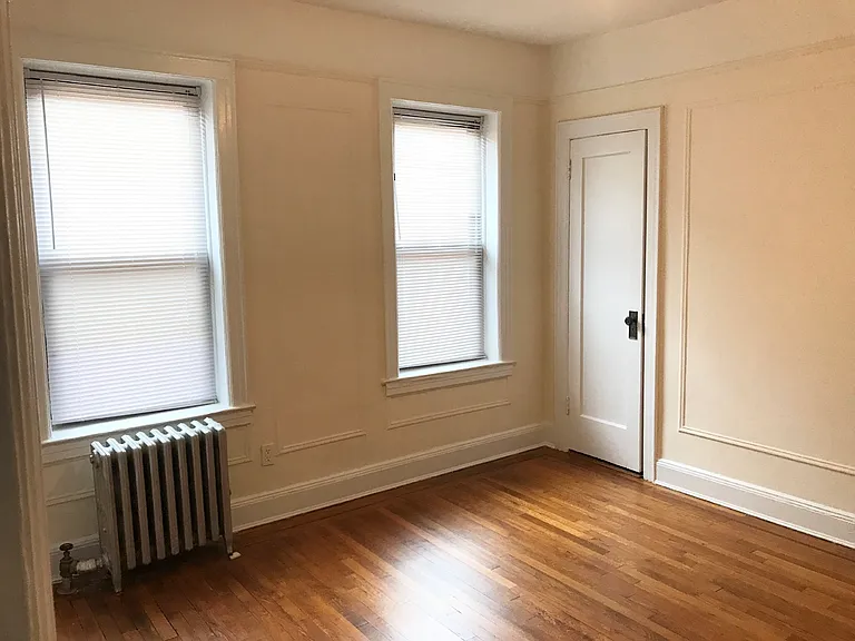 4529 42nd St #4 — Photo 7