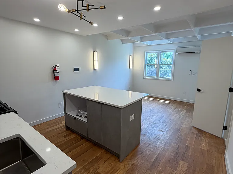 100 Chestnut St #7 — Photo 2