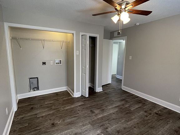 5th image of 2000 Dutch Valley Dr APT 23