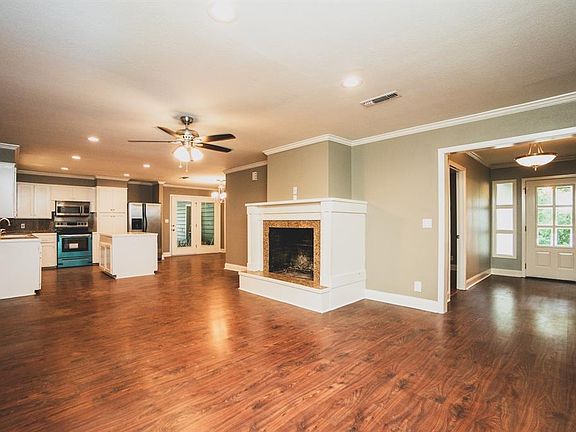 3rd image of 1203 Garden Ave