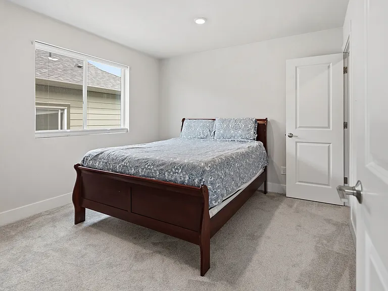 14999 NW Evelyn St — Photo 31