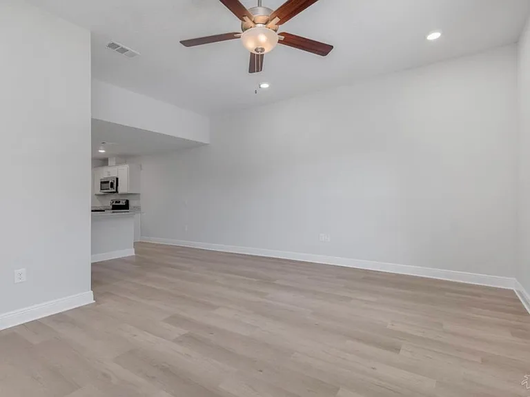7240 & 7242 Pro Ln — Photo 2