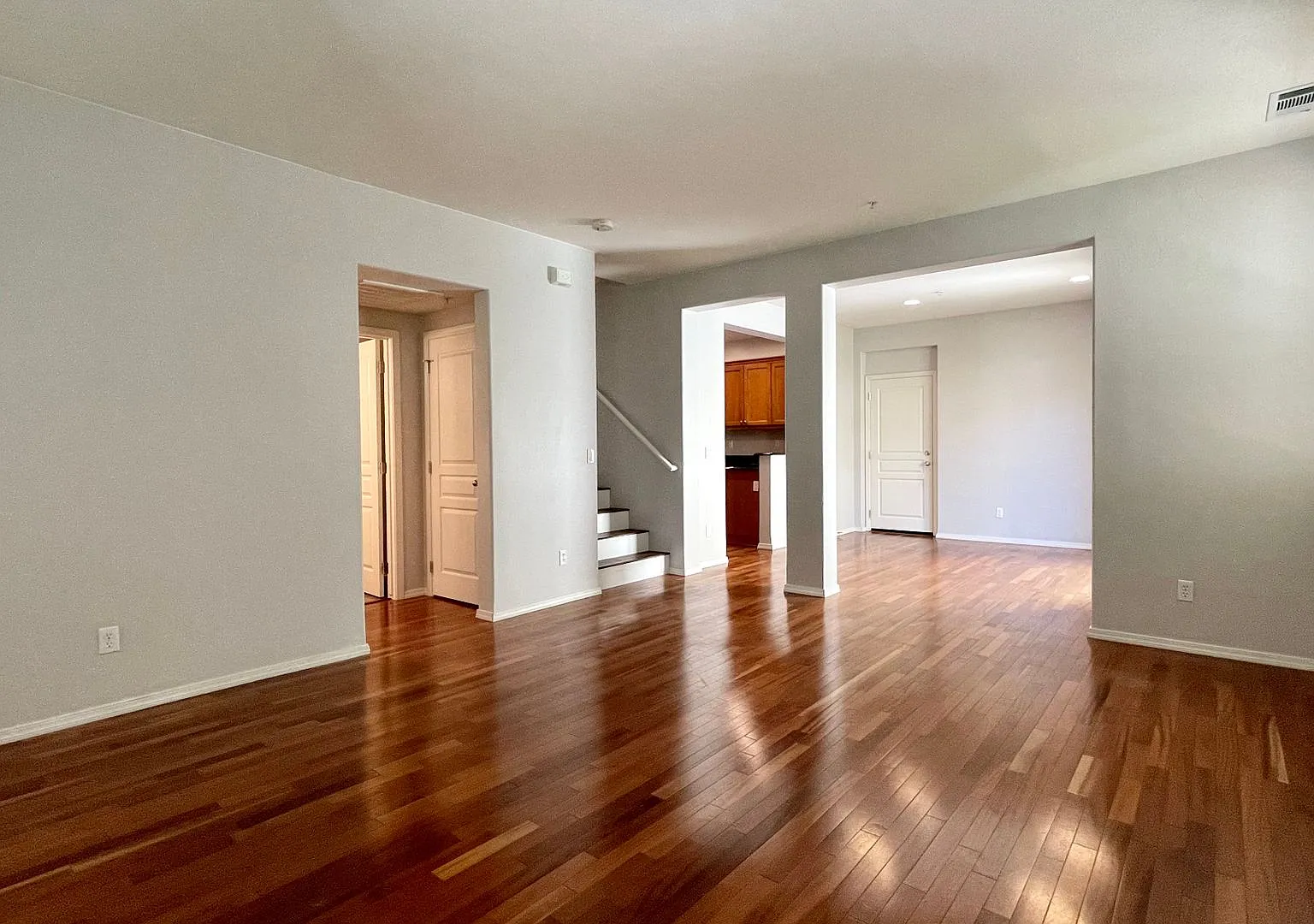 Beautifully Updated 3-Bedroom House with Patio in Broad Street Village — Photo 3
