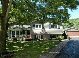 2510 Highland Dr, Lindenhurst, IL 60046