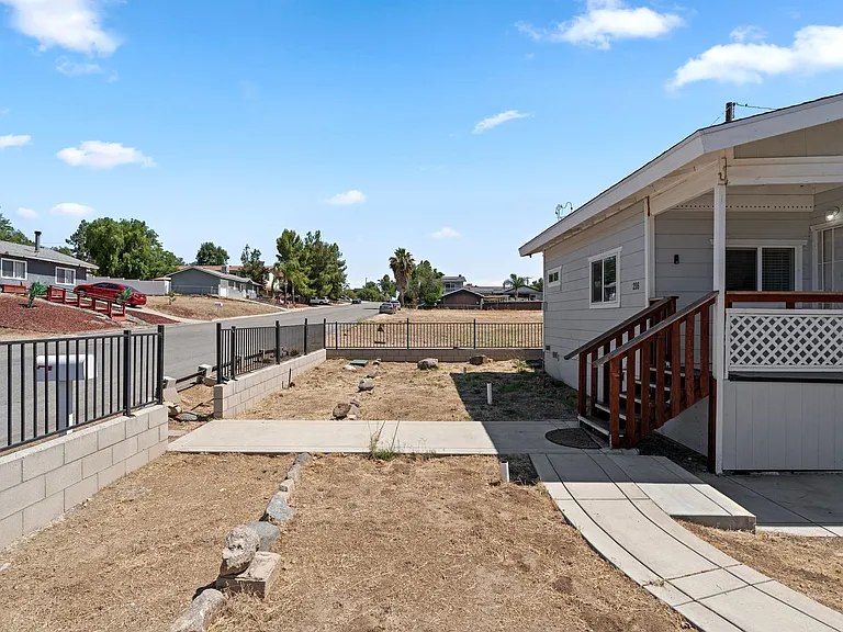 206 Townsend St — Photo 18