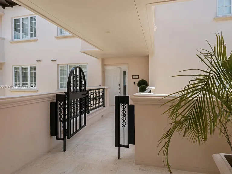 19143 Fisher Island Dr #19143 — Photo 72