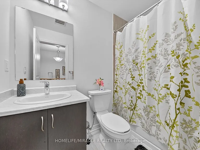 73 Sutcliffe Dr — Photo 31