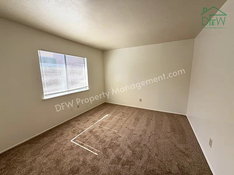 1336 Burmeister Rd — Photo 17