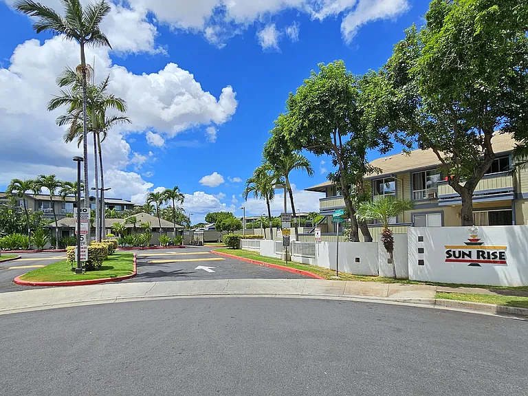 Entrance to Sun Rise in Ewa Beach