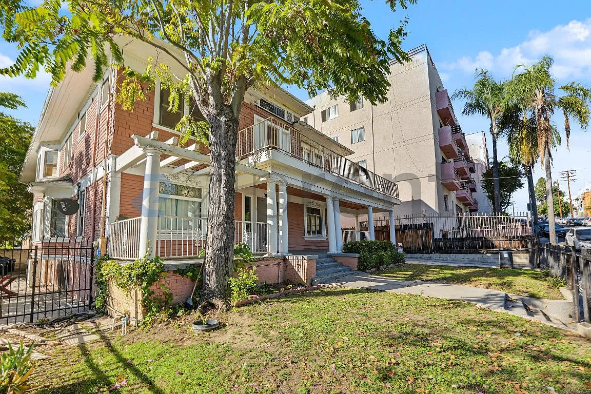 4 bed, 1900 sqft, $3,500 — Photo 3