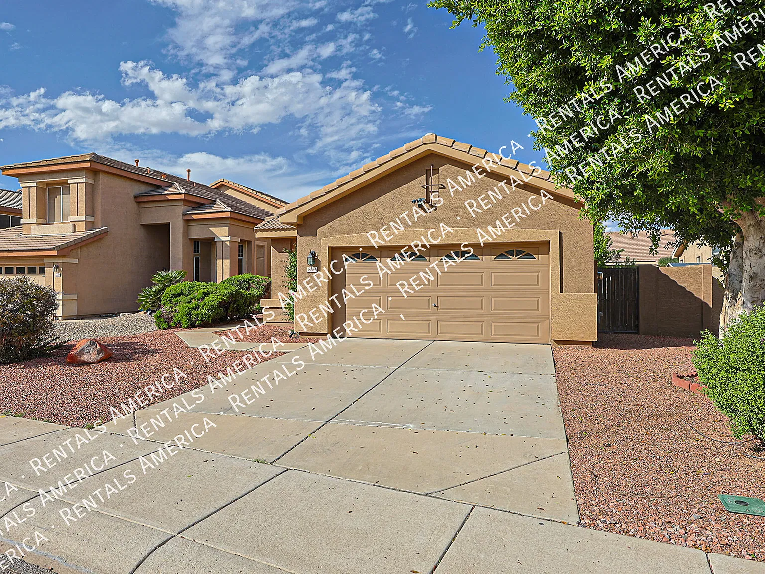 Available Now, Beautiful Glendale Home! — Photo 1