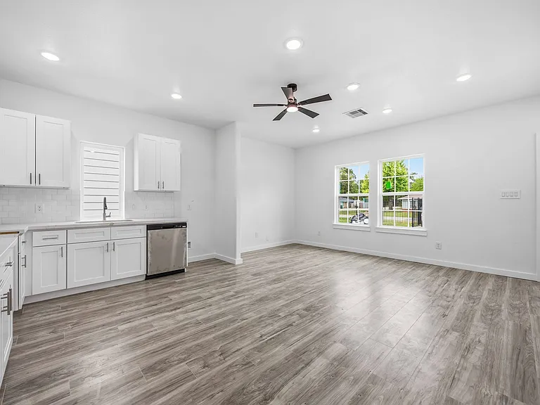 7502 Laura C D Koppe Rd — Photo 8
