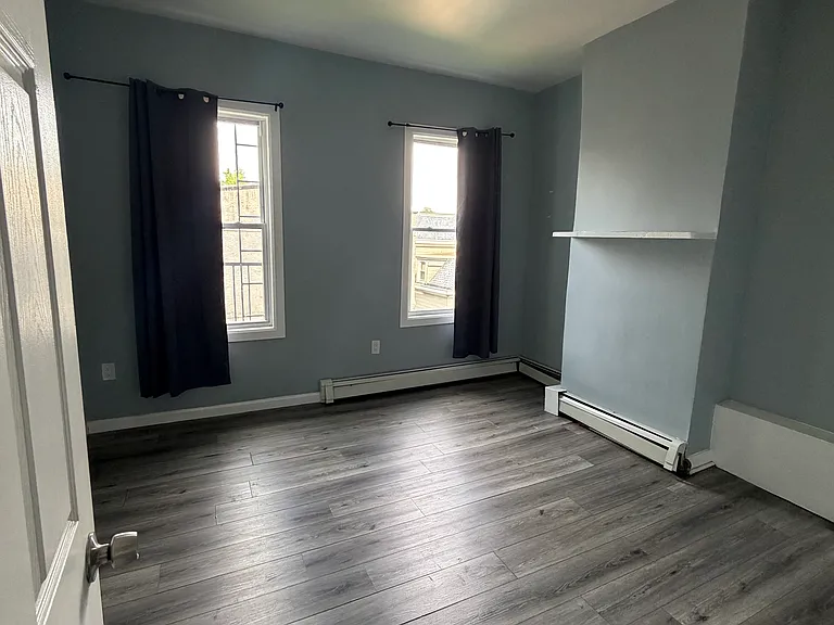 486 Mercer St #3A — Photo 8