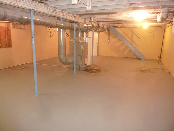 5th image of 1009 Buckley Rd
