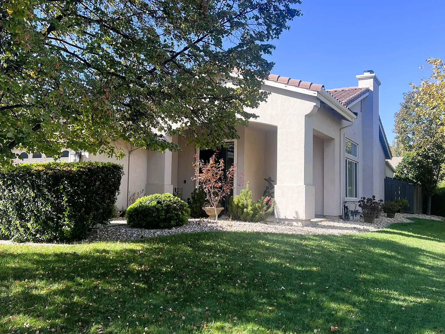 4 bed, 2191 sqft, $3,250 — Photo 2