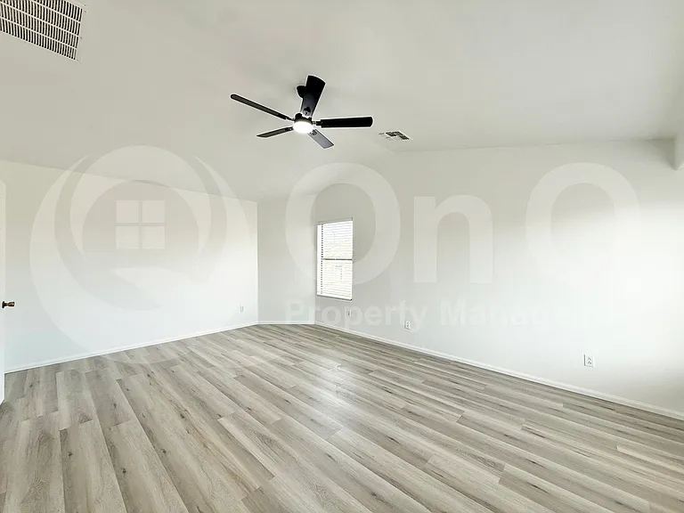 5517 W Wood St — Photo 12
