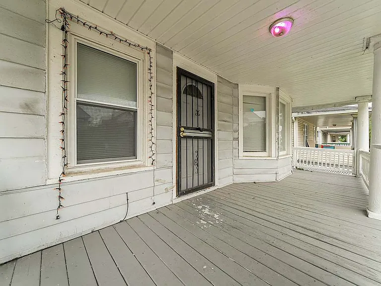 2145 W 100th St — Photo 5