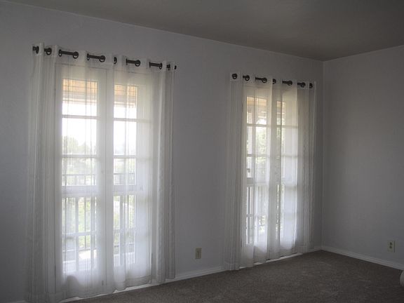 4th image of 3136 1/2 Chadwick Dr