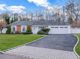 32 San Rafael Ave, Holbrook, NY 11741