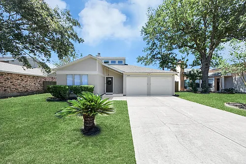 18019 Autumn Hills Dr Photo 1