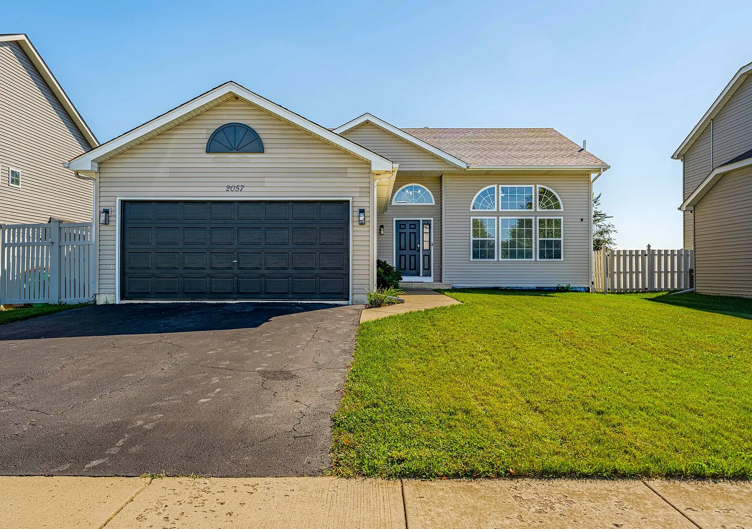 5 bed, 2088 sqft, $3,500 — Photo 1