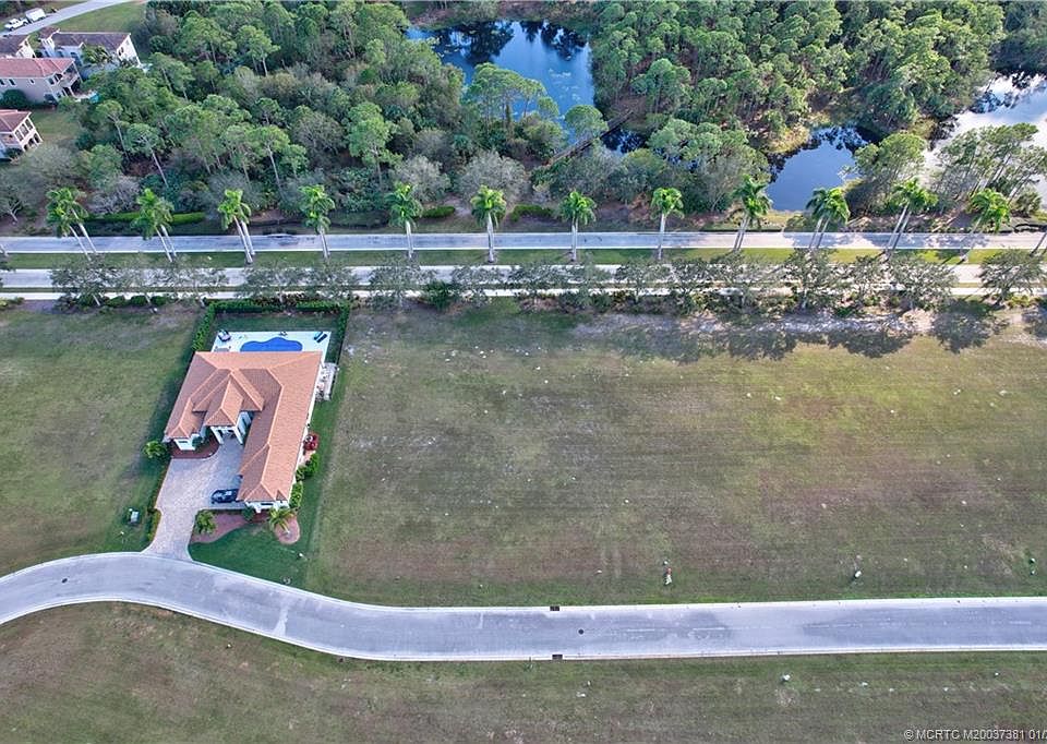1st image of 117 SE Via Lago Cervaro
