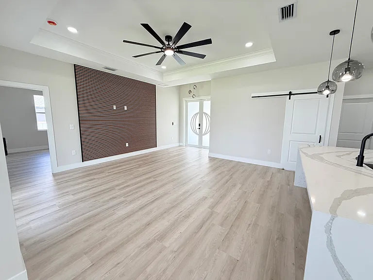 3208 7th St W — Photo 6
