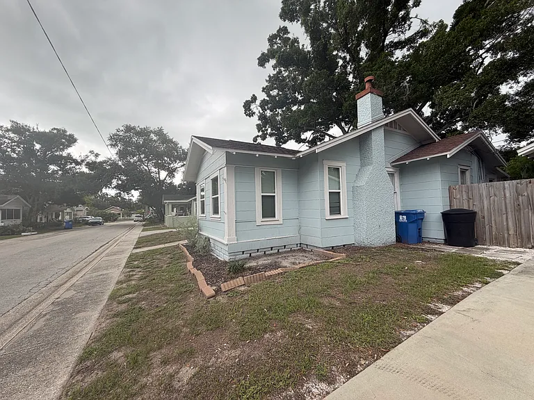 2101 Auburn St S — Photo 3