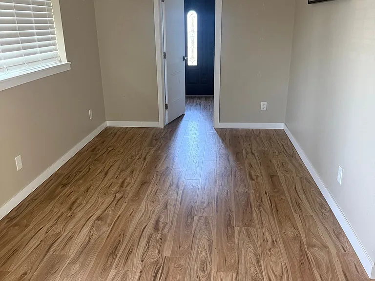 1070 S McKinley Rd — Photo 3