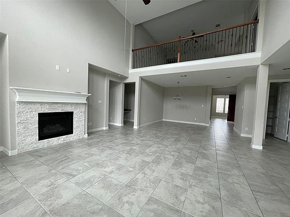 3rd image of 11507 Gowanhill Dr