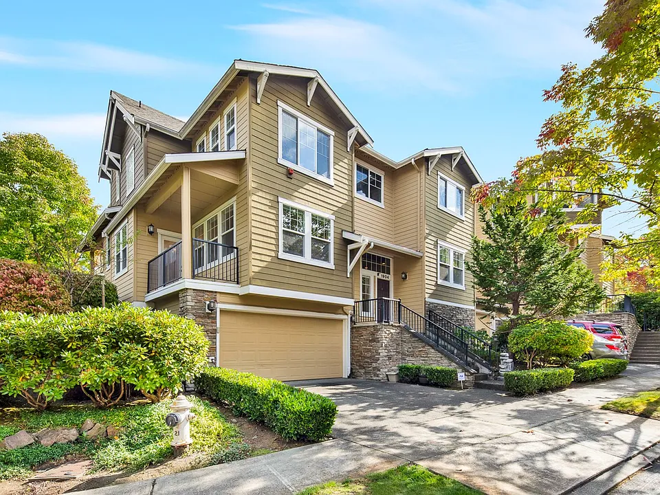 1904 16th Ln NE