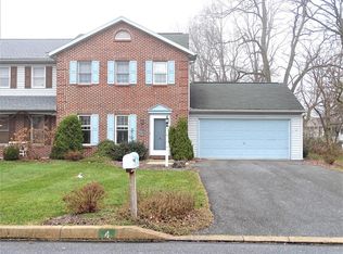 4 Rolling Hill Dr, Lititz, PA 17543