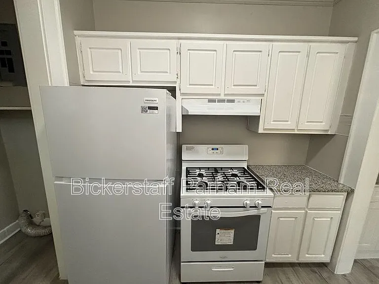 1261 Cedar Ave — Photo 7