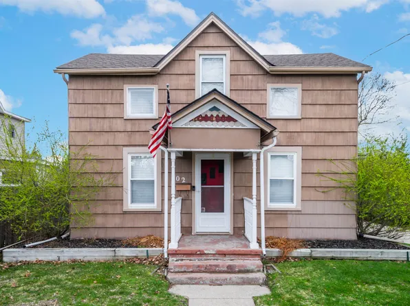 302 E Ellen St, Fenton, MI 48430