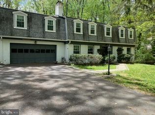 11627 Sourwood Ln, Reston, VA 20191