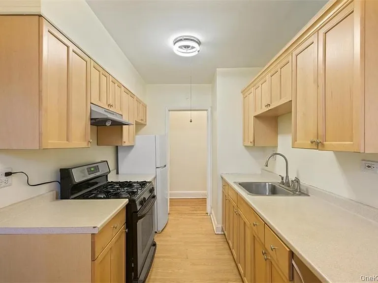 7 Greenridge Ave #A — Photo 6