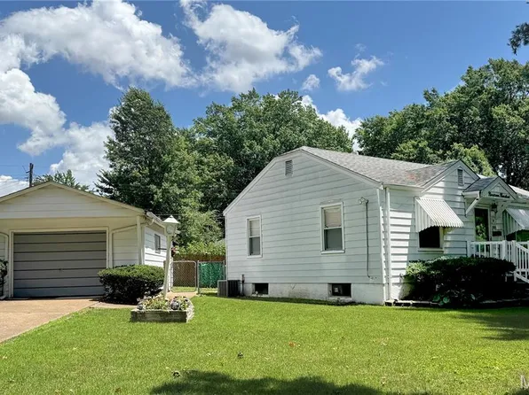 1900 Farrell Dr, Saint Louis, MO 63133