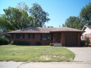 1502 Sheffield Rd, The Village, OK 73120