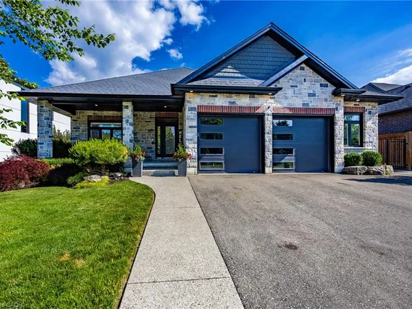 139 New Lakeshore Rd, Pt Dover, ON N0A 1N3