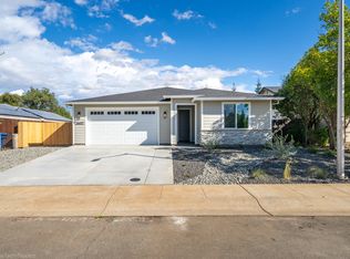 4697 Lofty Oak Dr, Redding, CA 96002