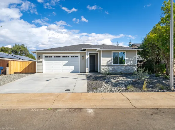 4697 Lofty Oak Dr, Redding, CA 96002