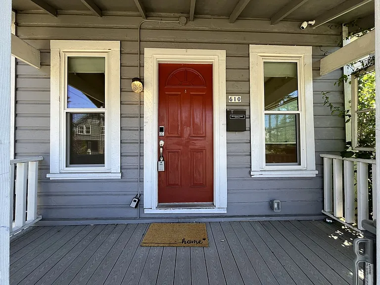 610 NE 79th Ave — Photo 5