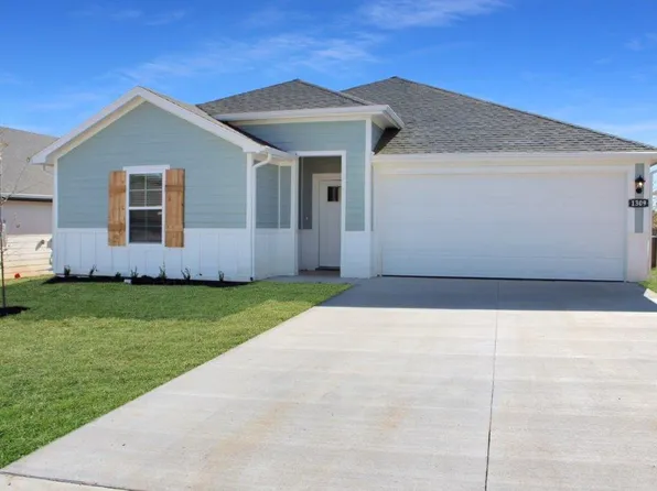 106 NW Pinwheel St, Gentry, AR