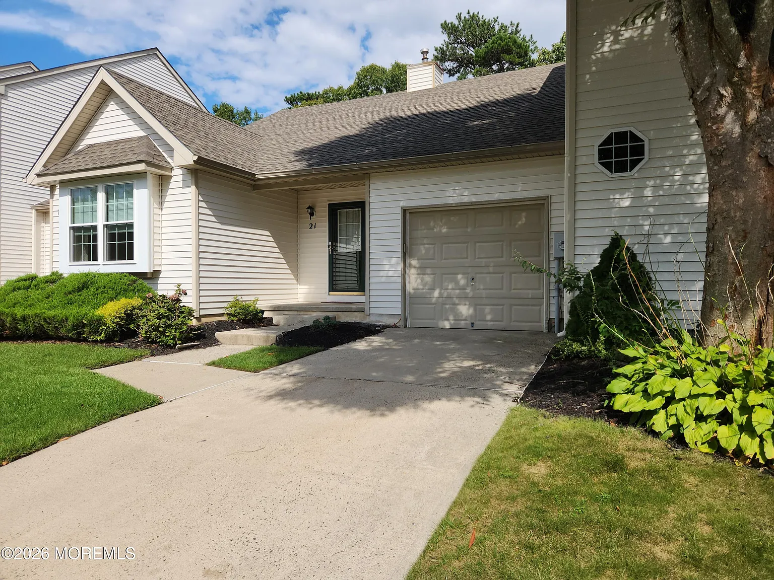 2 bed, 1114 sqft, $2,100 — Photo 1
