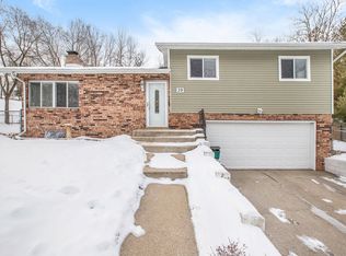 39 Royal Rd, Springfield, MI 49037