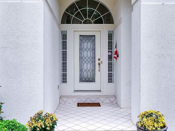 2nd image of 355 Longwood Pl